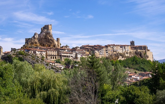 Фриас самый маленький город в Испании