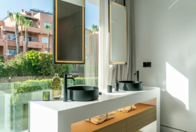 avangardnaja-villa-v-marbele-na-zolotoj-mile-v-neskolkih-shagah-ot-pljazha-i-puerto-banus_img_ 35