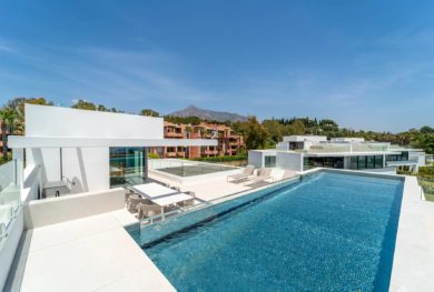 avangardnaja-villa-v-marbele-na-zolotoj-mile-v-neskolkih-shagah-ot-pljazha-i-puerto-banus_img_ 31