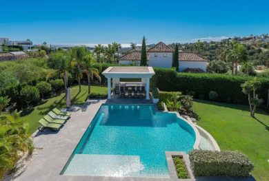stilnaja-villa-v-klassicheskom-stile-s-panoramnym-vidom-na-more-i-pole-dlja-golfa-la-alqueria-benahavis_img_ 37