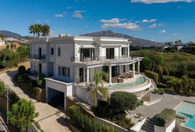 stilnaja-villa-v-klassicheskom-stile-s-panoramnym-vidom-na-more-i-pole-dlja-golfa-la-alqueria-benahavis_img_ 42
