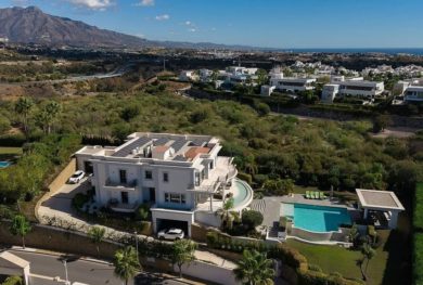 stilnaja-villa-v-klassicheskom-stile-s-panoramnym-vidom-na-more-i-pole-dlja-golfa-la-alqueria-benahavis_img_ 40